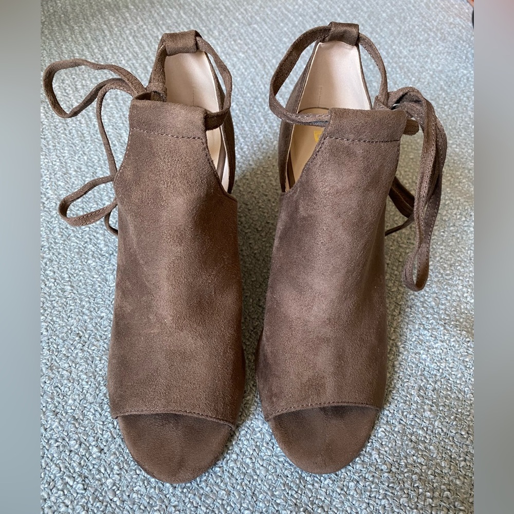 BC Born in Ca peep toe booties